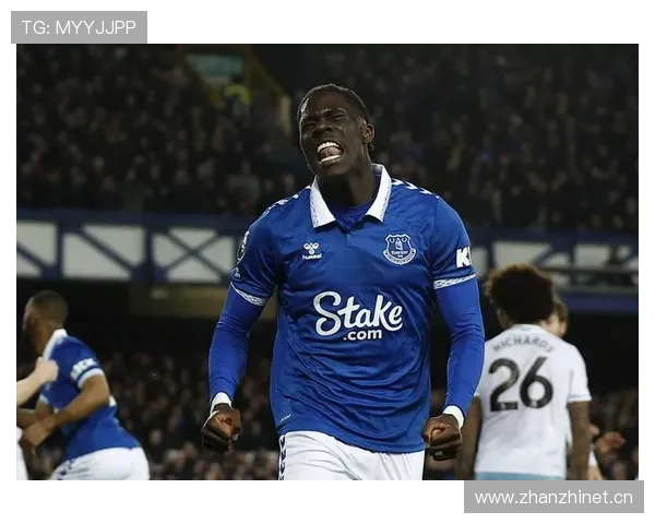 加盟埃弗顿成为中场支柱:奥纳纳的英超上位之路 加盟埃弗顿成为中场支柱:奥纳纳的英超上位之路